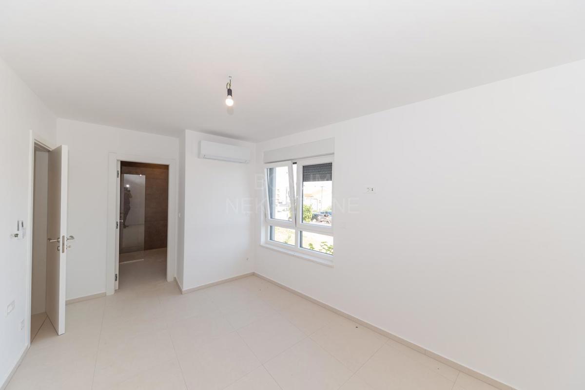 Prodamo apartma blizu plaže, prvo nadstropje, Vodice