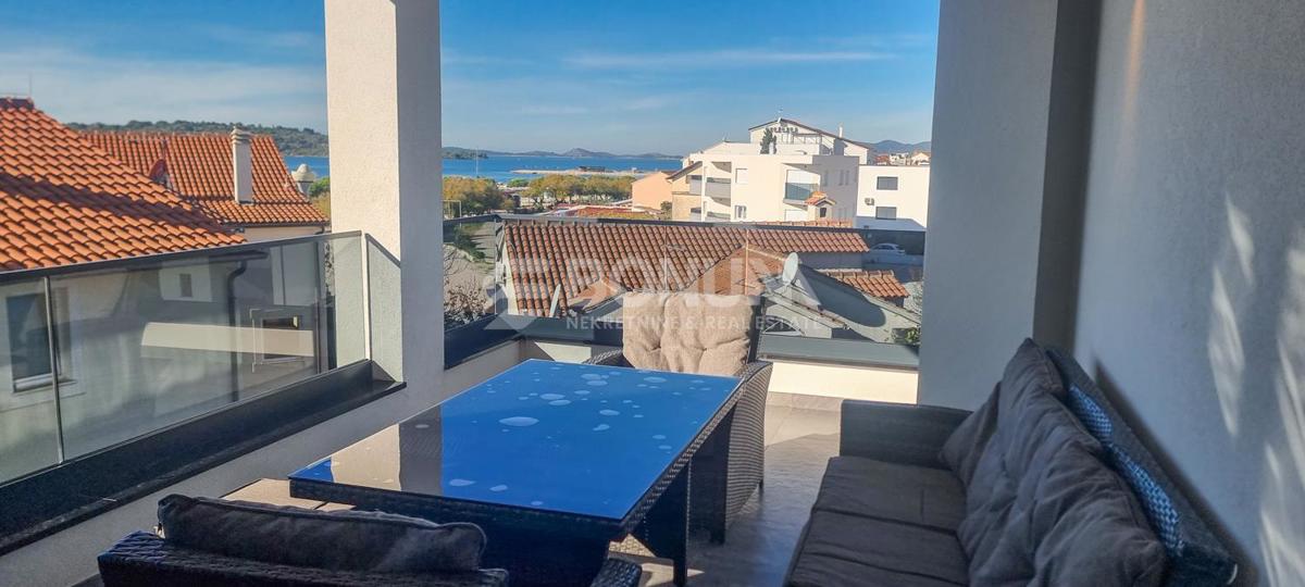 Apartmajska hiša v bližini plaže, Srima – Vodice
