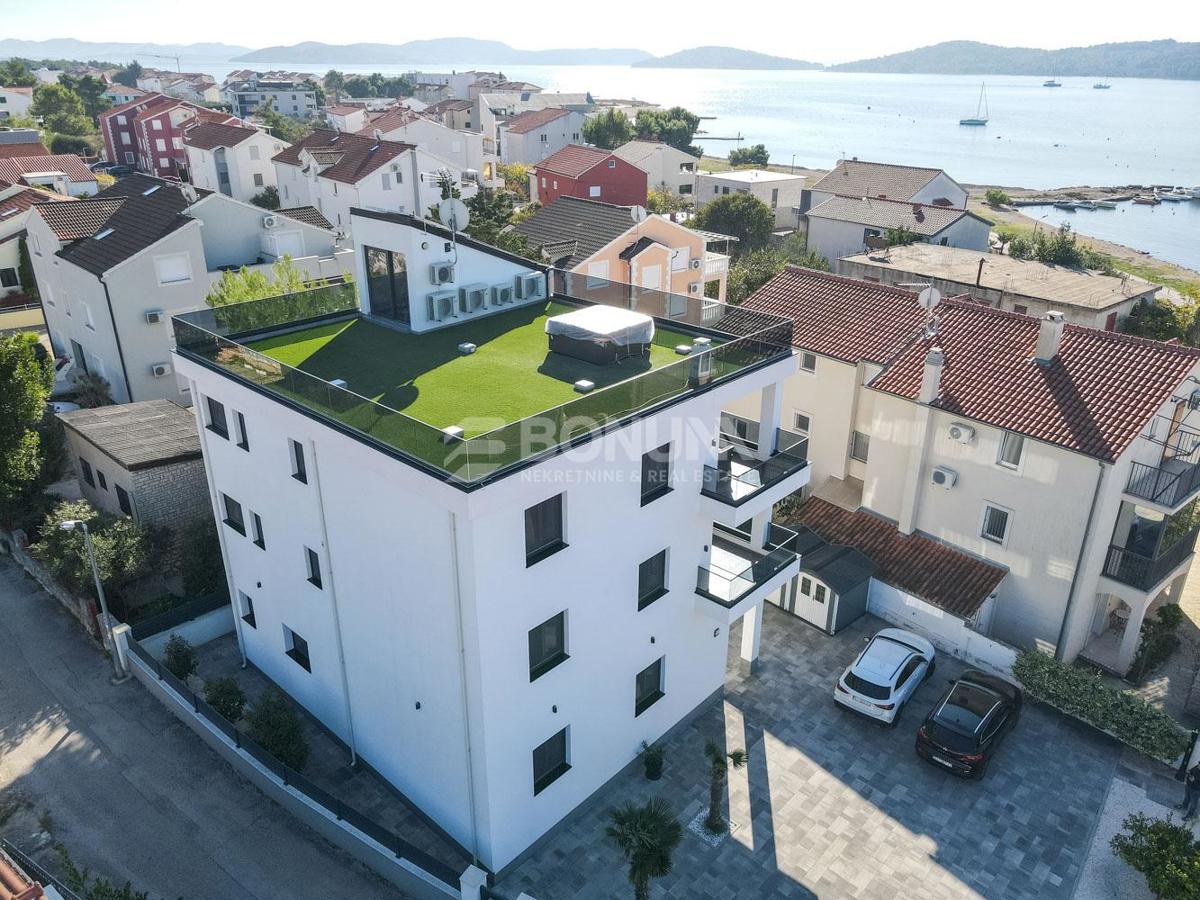 Apartmajska hiša v bližini plaže, Srima – Vodice