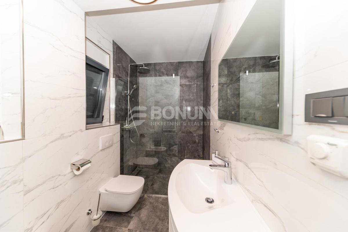 Apartmajska hiša v bližini plaže, Srima – Vodice