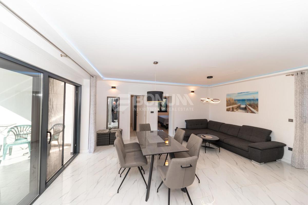 Apartmajska hiša v bližini plaže, Srima – Vodice