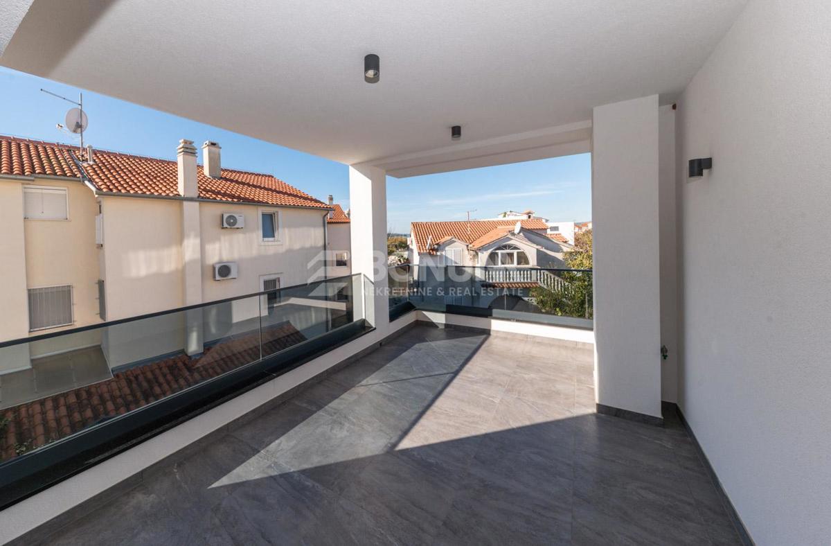 Apartmajska hiša v bližini plaže, Srima – Vodice