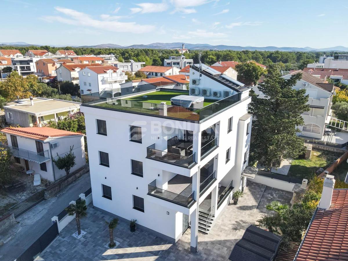Apartmajska hiša v bližini plaže, Srima – Vodice