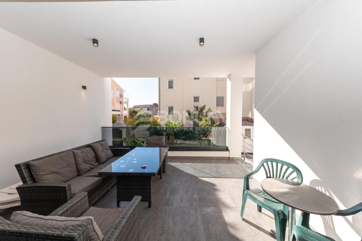 Apartmajska hiša v bližini plaže, Srima – Vodice