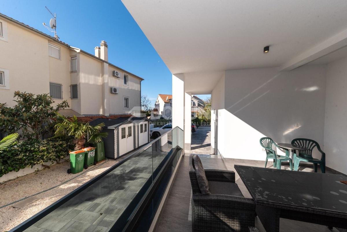 Apartmajska hiša v bližini plaže, Srima – Vodice