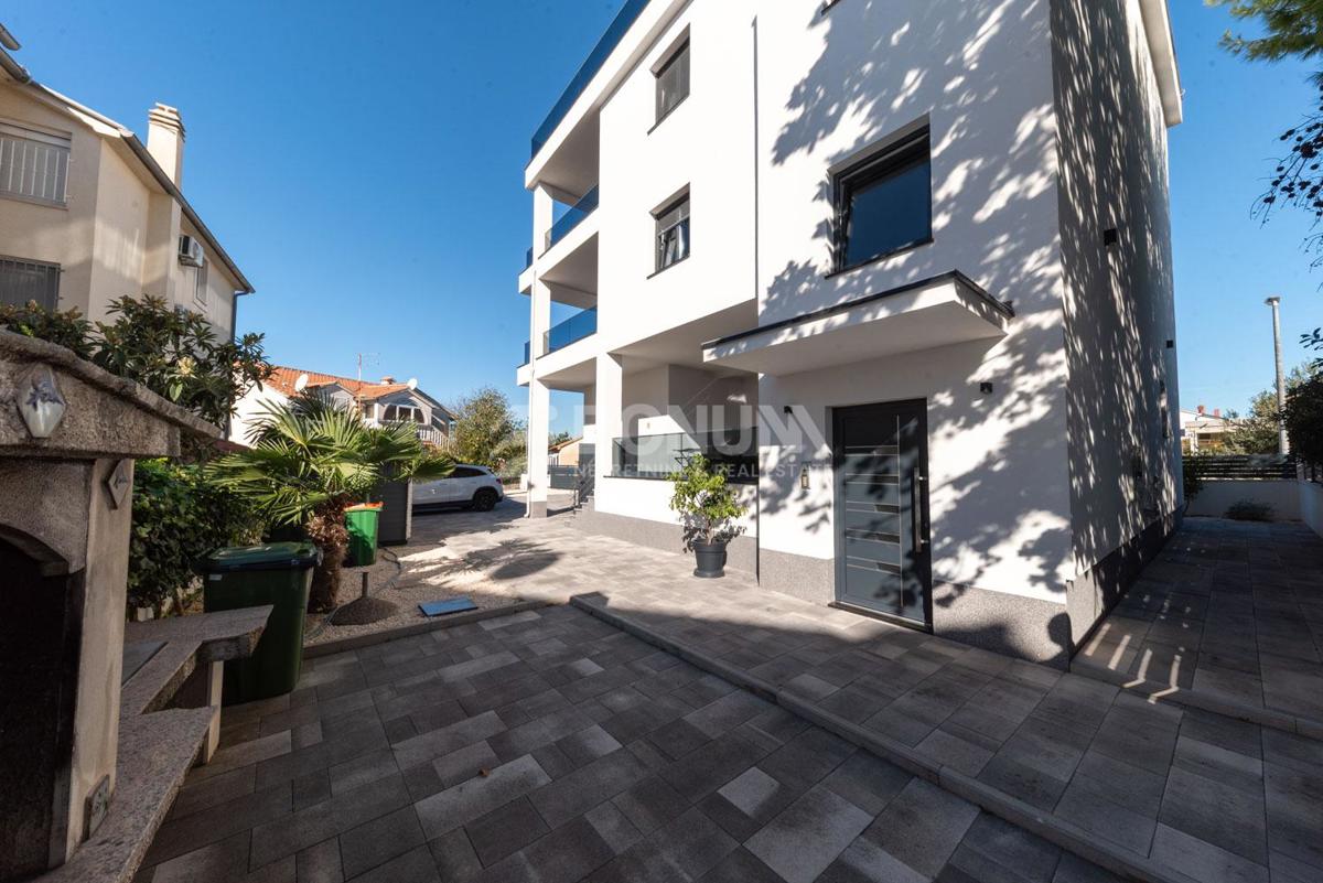 Apartmajska hiša v bližini plaže, Srima – Vodice