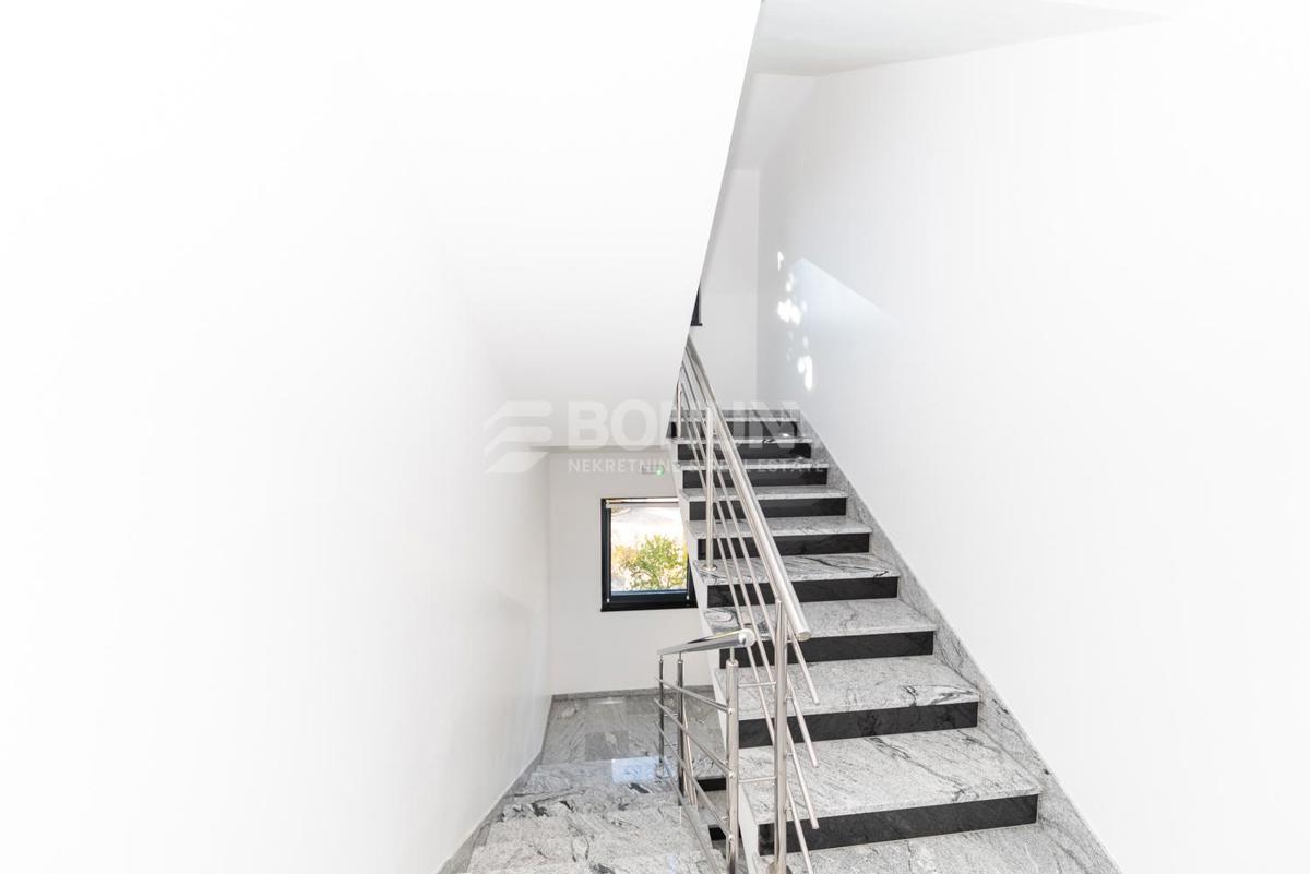 Apartmajska hiša v bližini plaže, Srima – Vodice