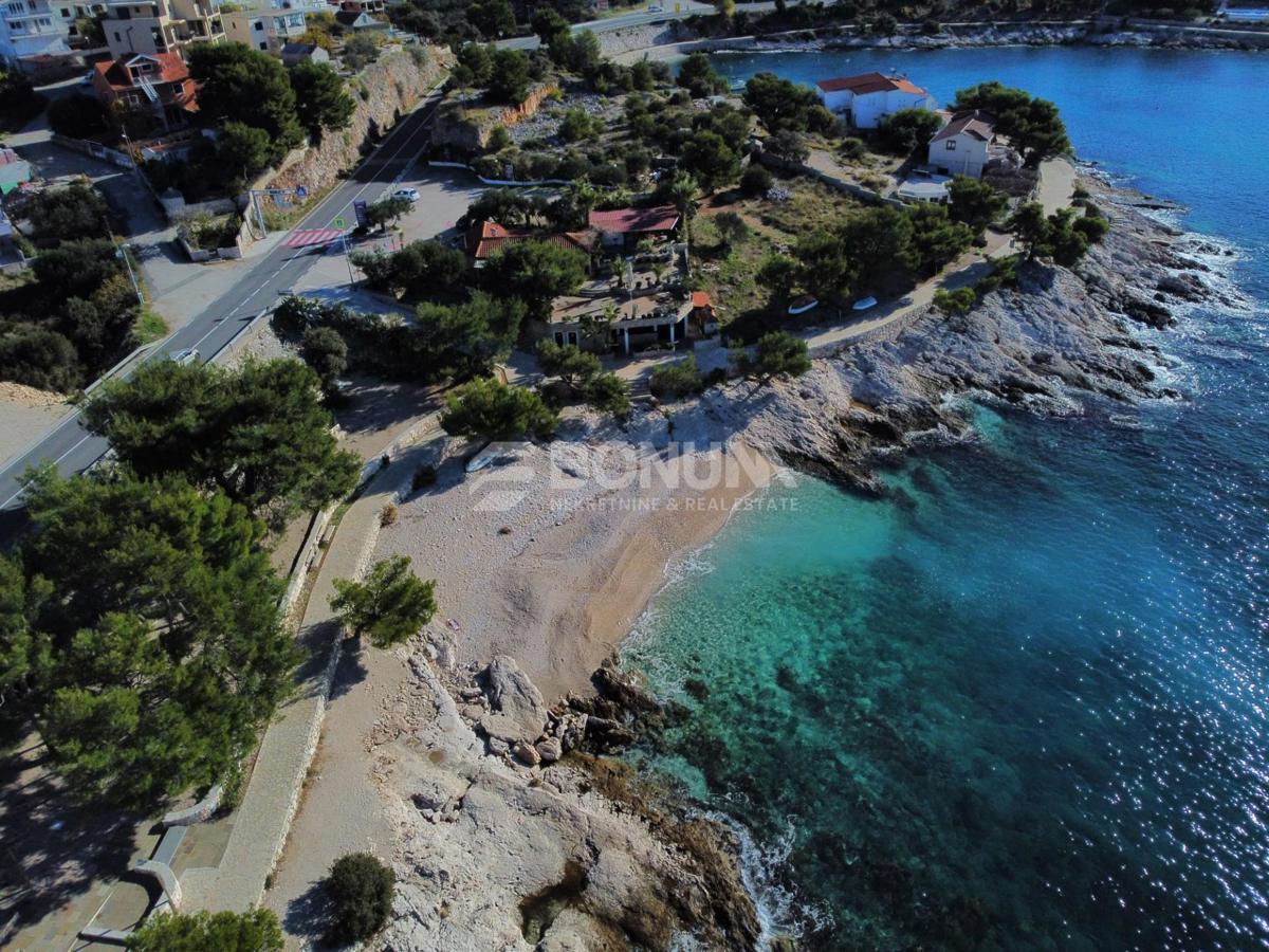 Apartma s teraso in odprtim pogledom na morje, 1. nadstropje novogradnje – Primošten Dolac