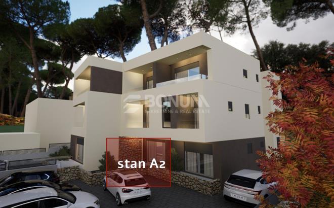 Brodarica – Prostoren trisobni apartma z vrtom v novogradnji, 130 m od morja