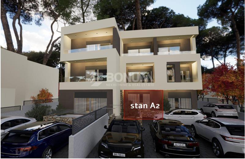 Brodarica – Prostoren trisobni apartma z vrtom v novogradnji, 130 m od morja