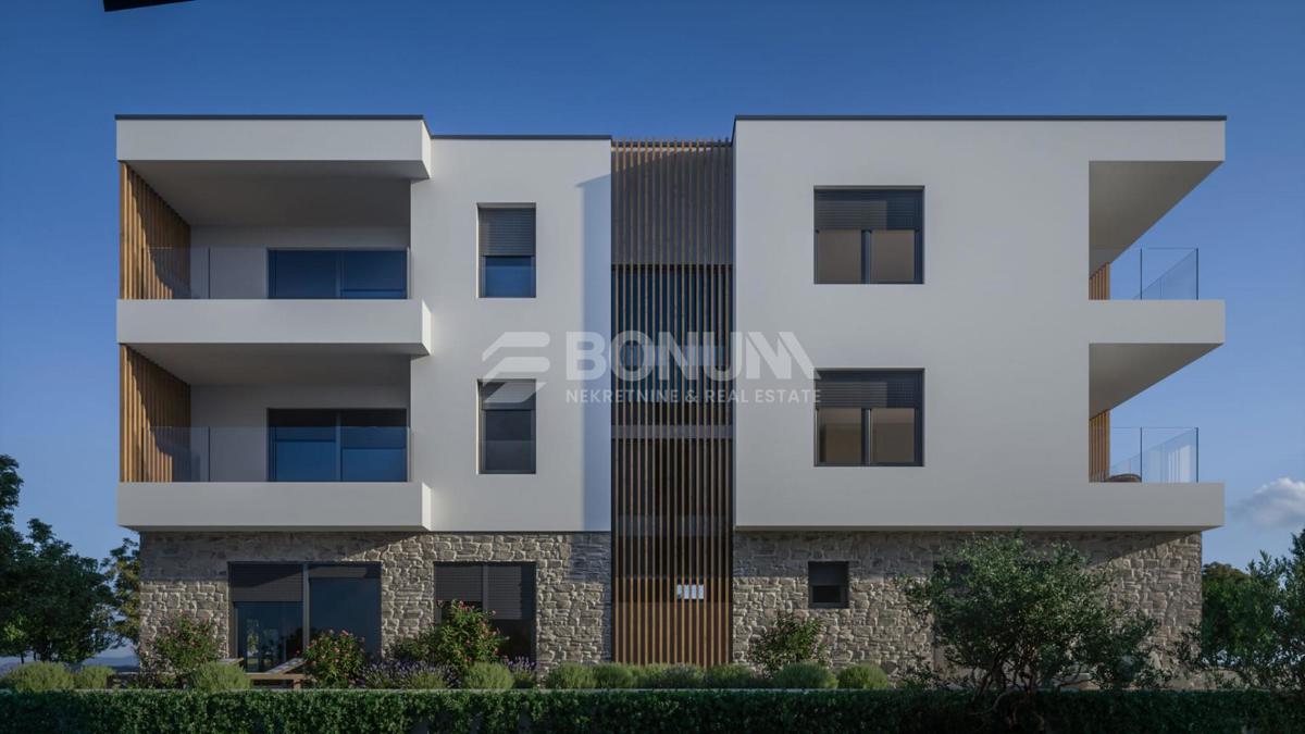 Brodarica – novogradnja v prvi vrsti ob morju – stanovanje S1 z vrtom