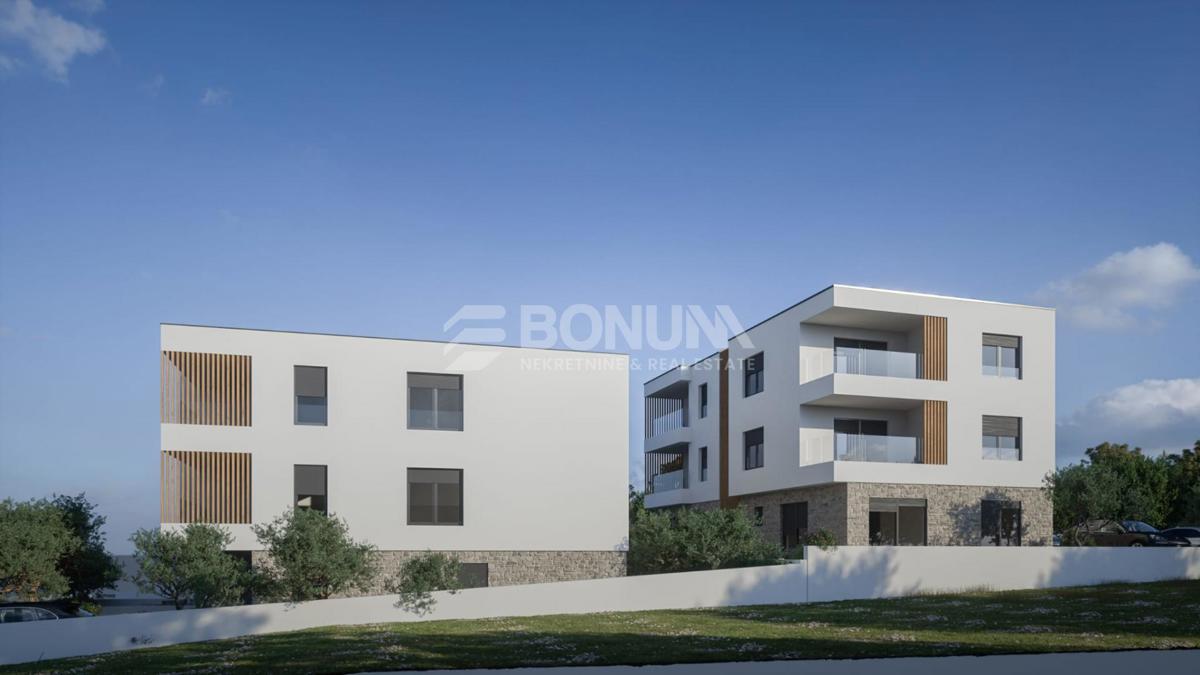 Brodarica – novogradnja v prvi vrsti ob morju – stanovanje S1 z vrtom