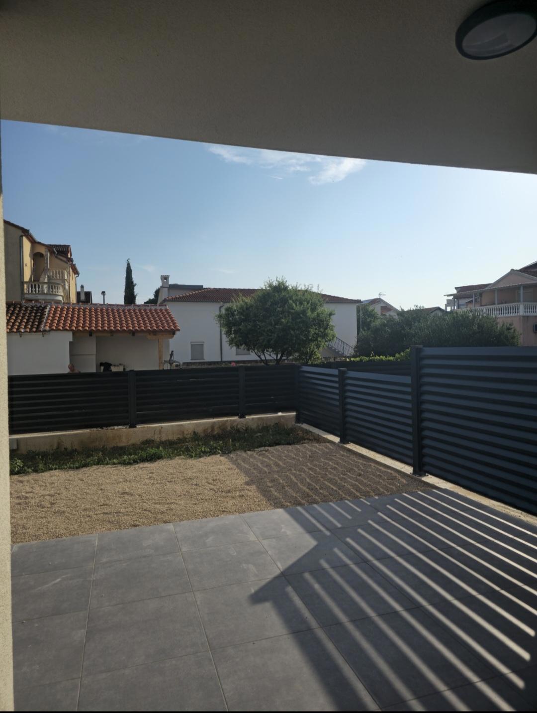 Vrstna hiša, Vodice