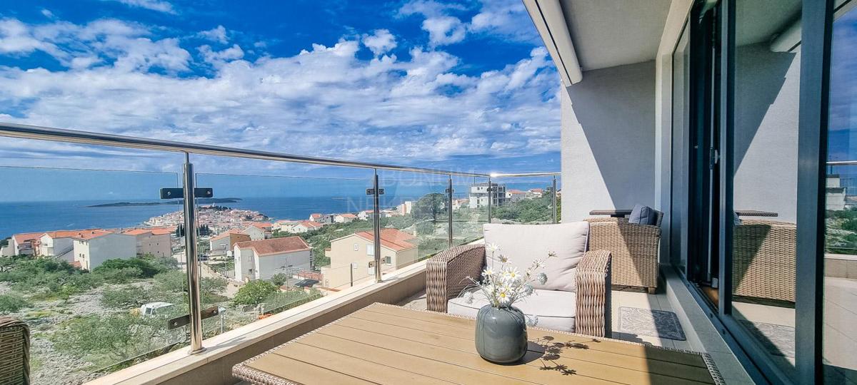 Opremljeno stanovanje z odličnim razgledom, Primošten