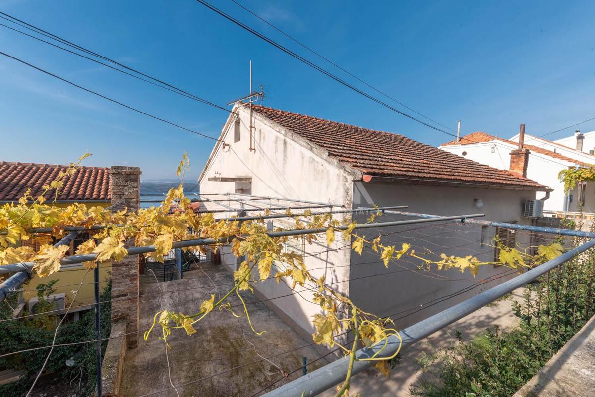 Hiša s panoramskim pogledom na morje pod trdnjavo sv. Ivana – Šibenik