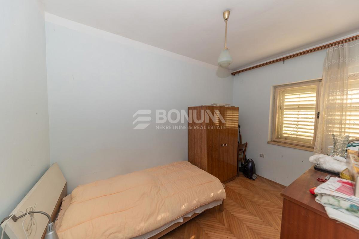 Hiša s panoramskim pogledom na morje pod trdnjavo sv. Ivana – Šibenik