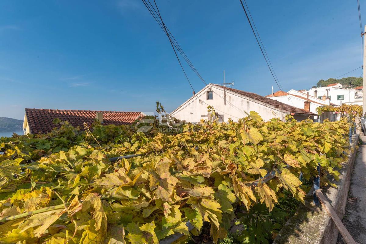 Hiša s panoramskim pogledom na morje pod trdnjavo sv. Ivana – Šibenik