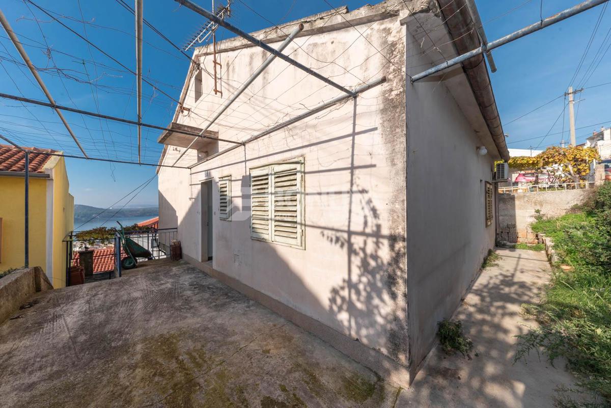 Hiša s panoramskim pogledom na morje pod trdnjavo sv. Ivana – Šibenik