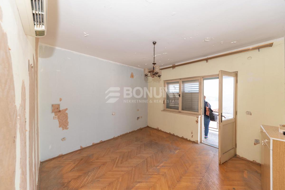 Hiša s panoramskim pogledom na morje pod trdnjavo sv. Ivana – Šibenik