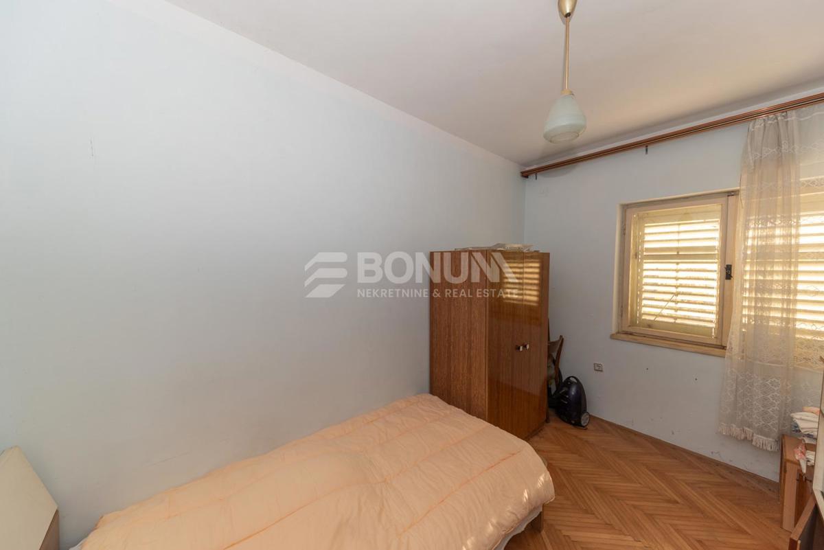 Hiša s panoramskim pogledom na morje pod trdnjavo sv. Ivana – Šibenik