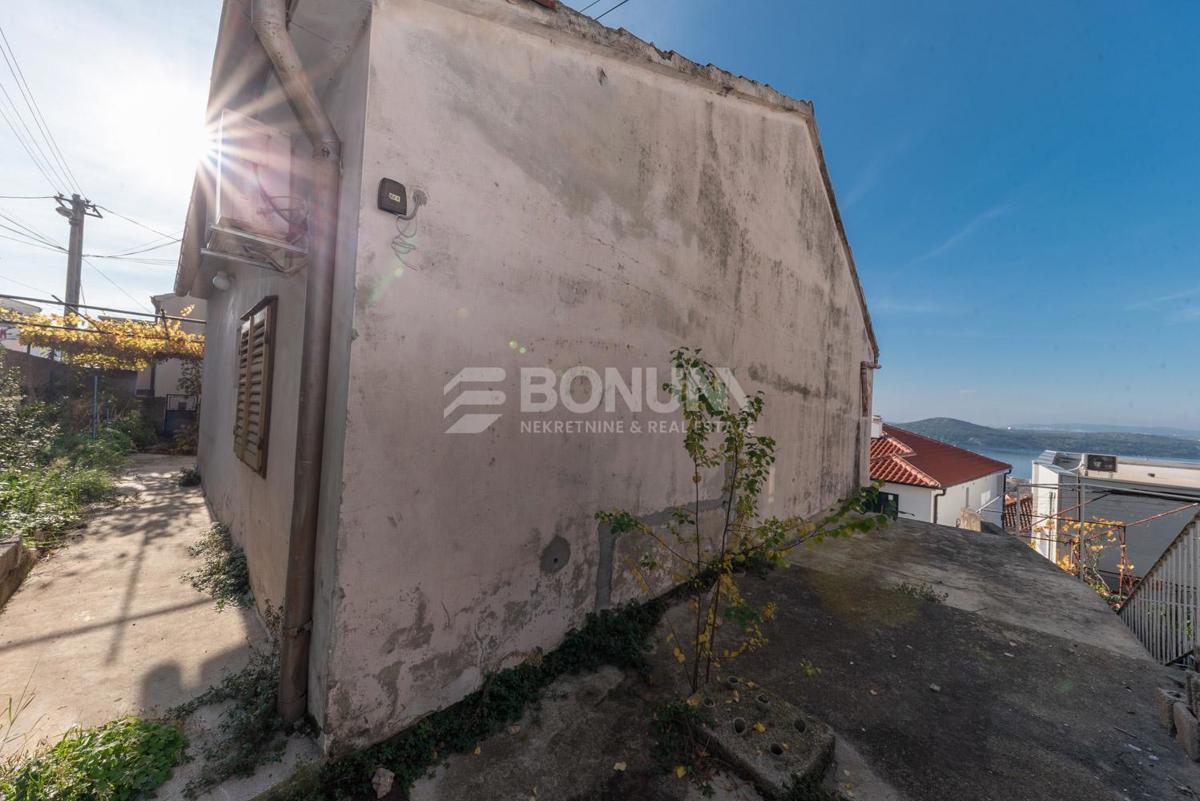 Hiša s panoramskim pogledom na morje pod trdnjavo sv. Ivana – Šibenik