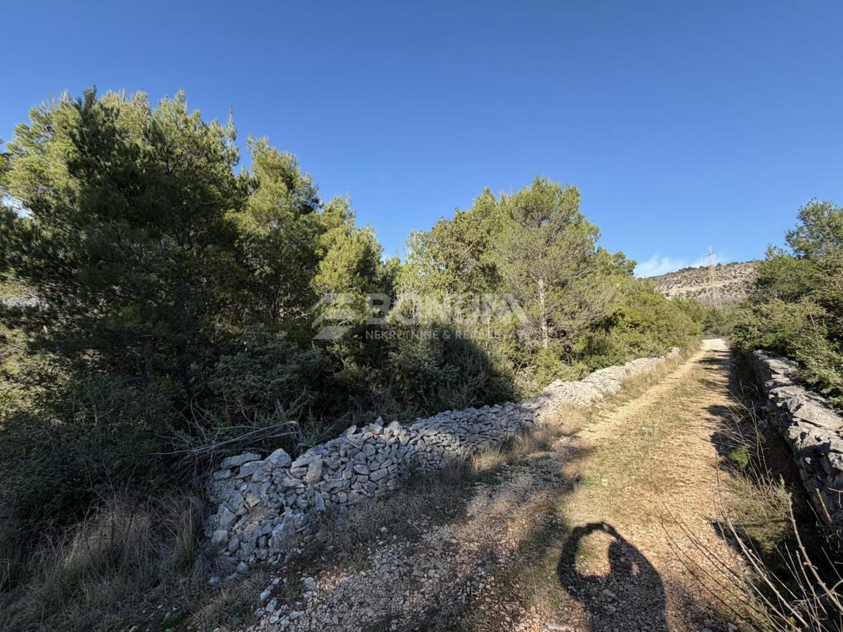 Stavbno zemljišče 2.132 m² – Dubrava pri Šibeniku