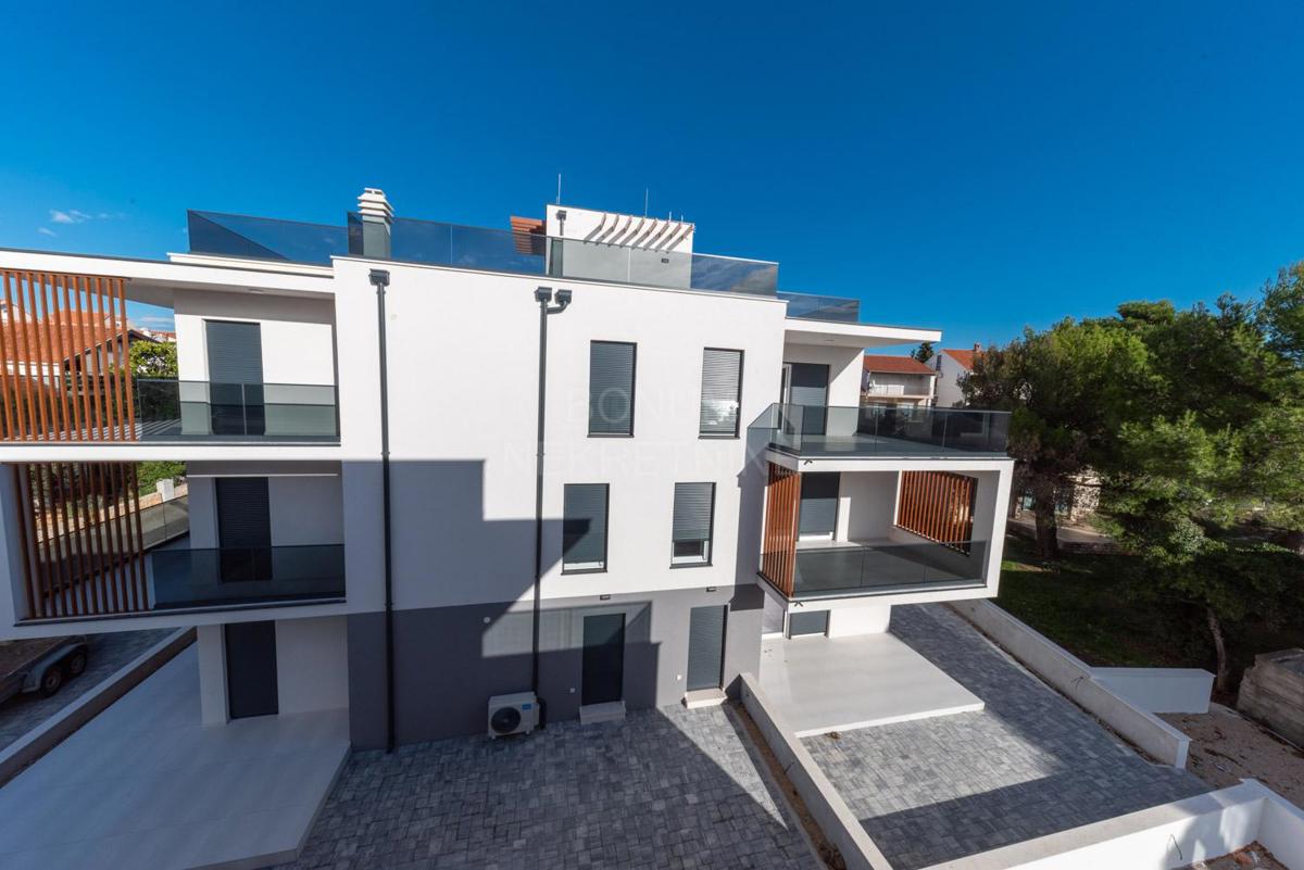 Odličen apartma v bližini plaže, prvo nadstropje, Vodice