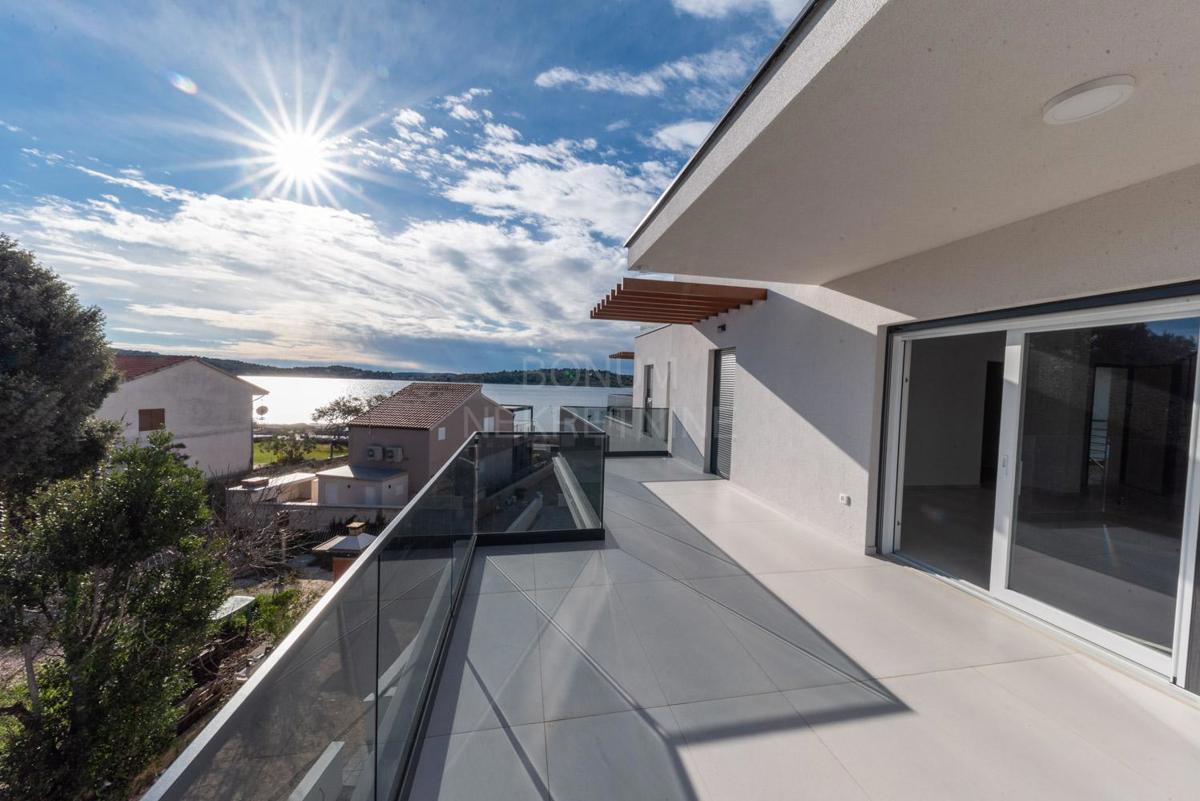 Odličen apartma v bližini plaže, prvo nadstropje, Vodice