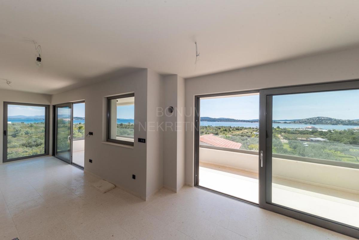  Lep apartma s pogledom na morje, drugo nadstropje, Tribunj