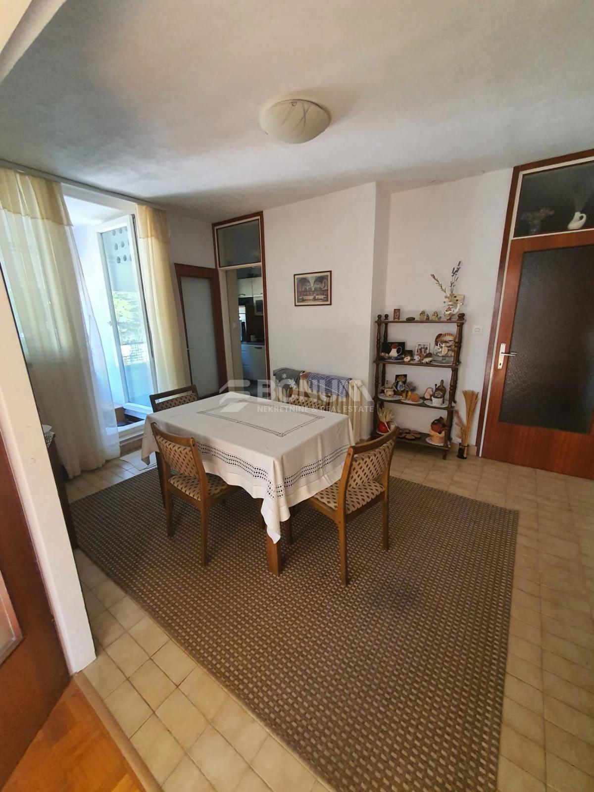 Prodaja se prostorno stanovanje na Bilom brigu, Zadar