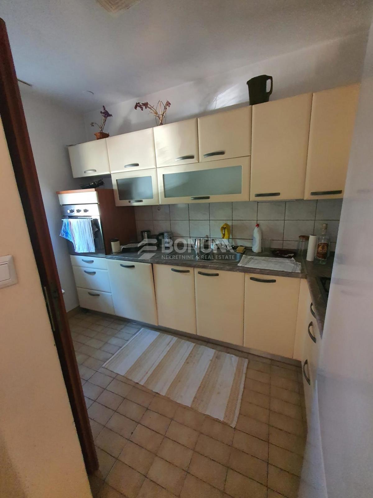 Prodaja se prostorno stanovanje na Bilom brigu, Zadar