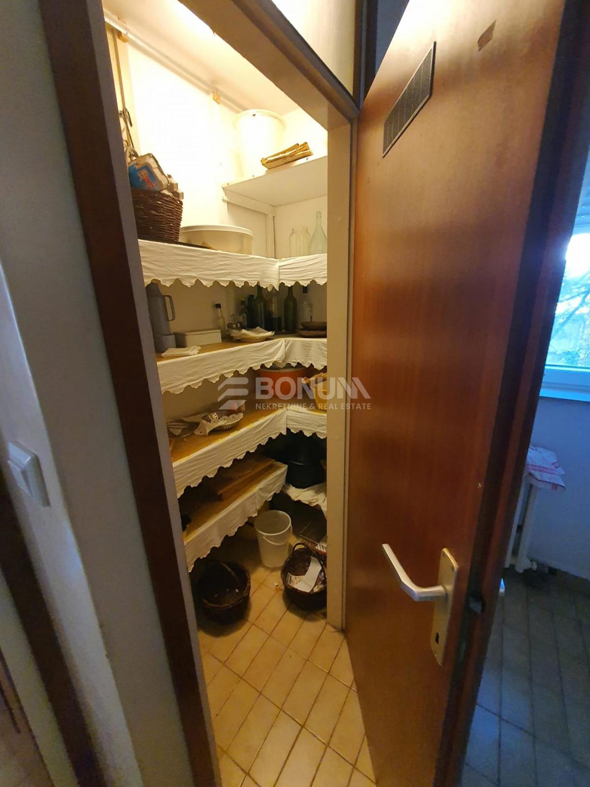 Prodaja se prostorno stanovanje na Bilom brigu, Zadar