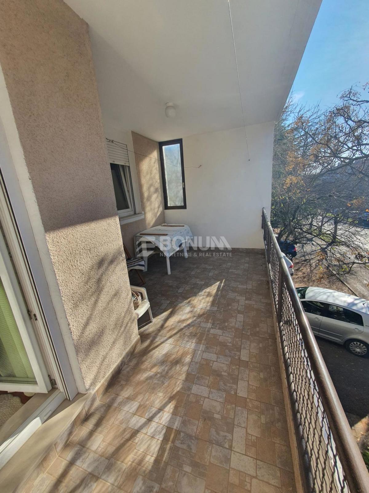 Prodaja se prostorno stanovanje na Bilom brigu, Zadar