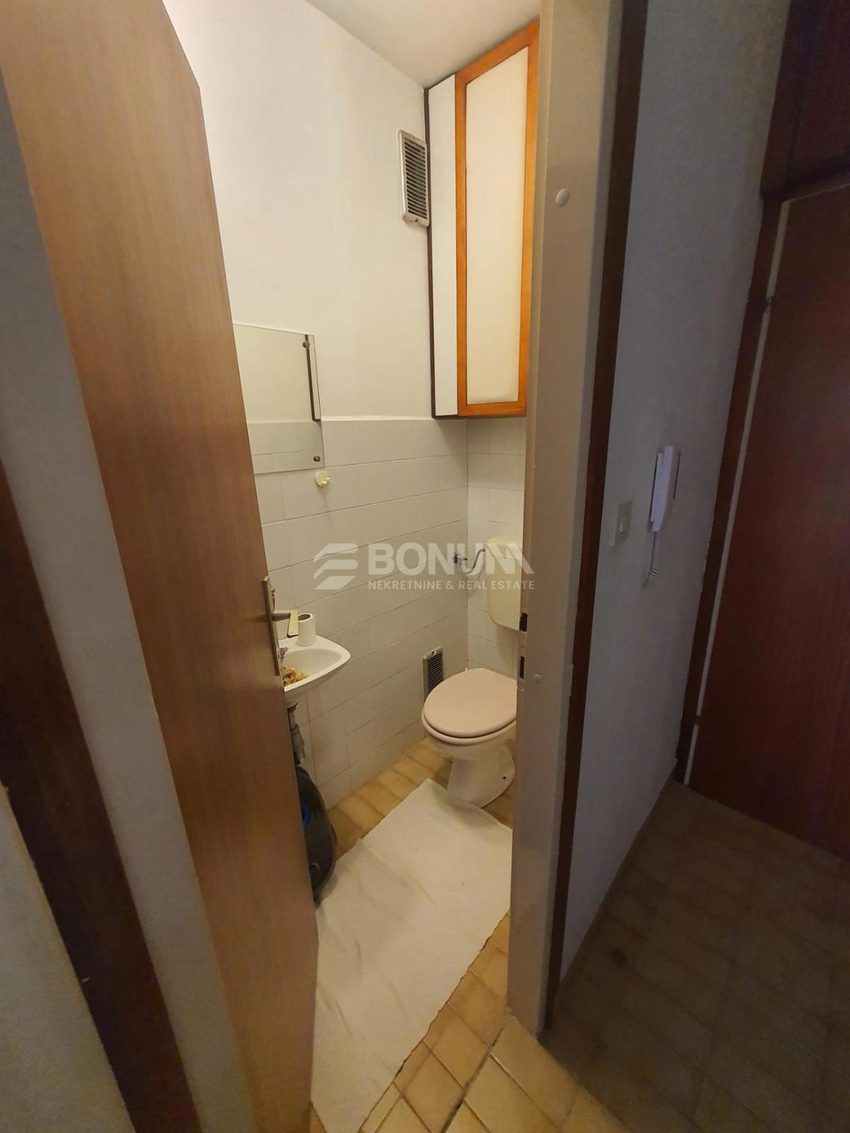 Prodaja se prostorno stanovanje na Bilom brigu, Zadar