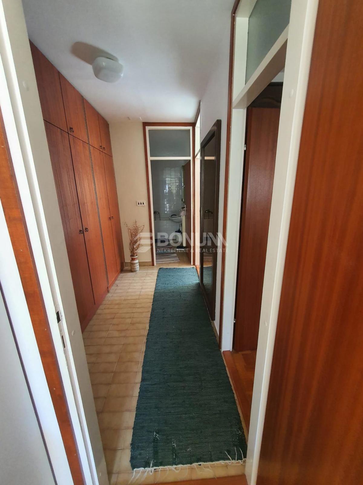 Prodaja se prostorno stanovanje na Bilom brigu, Zadar