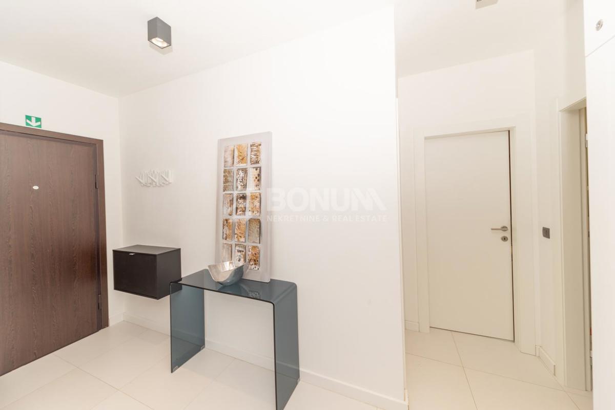 Vinjerac, 150 m do morja – moderen apartma z bazenom