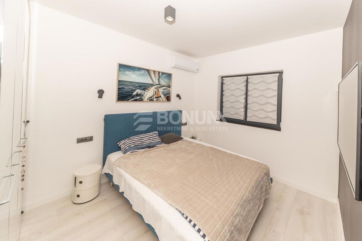 Vinjerac, 150 m do morja – moderen apartma z bazenom