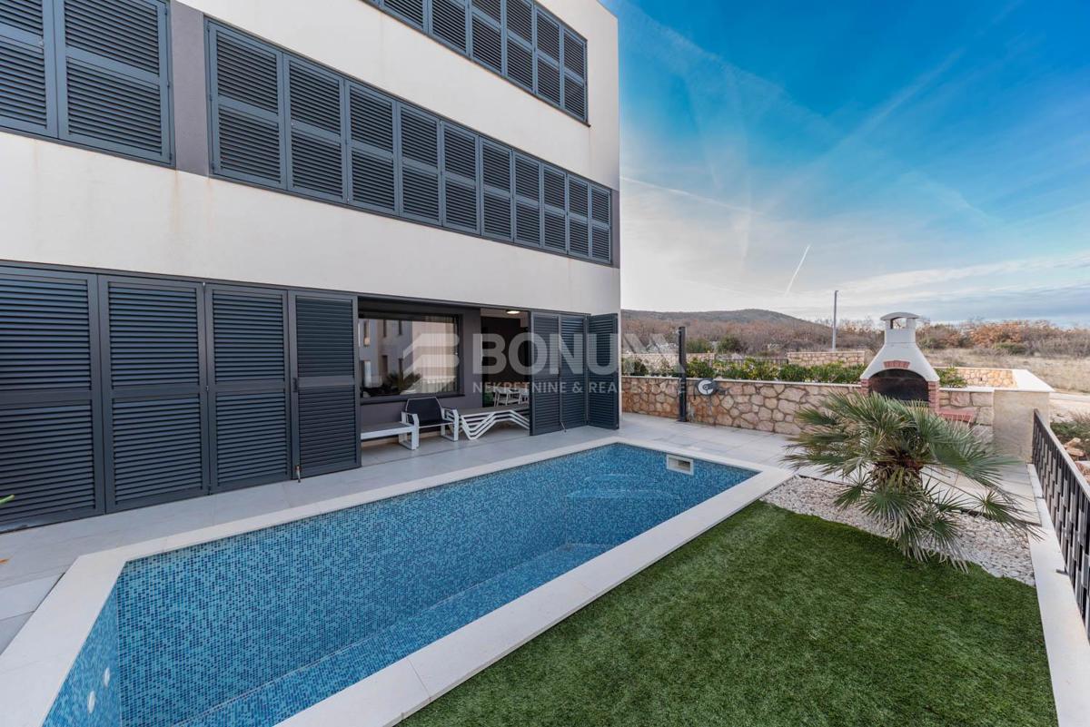 Vinjerac, 150 m do morja – moderen apartma z bazenom