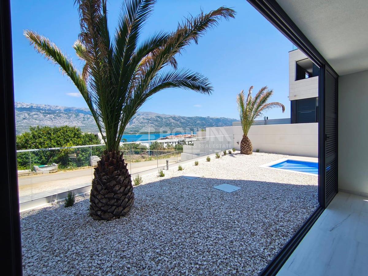 Novogradnja, stanovanje z bazenom in prekrasnim pogledom na morje