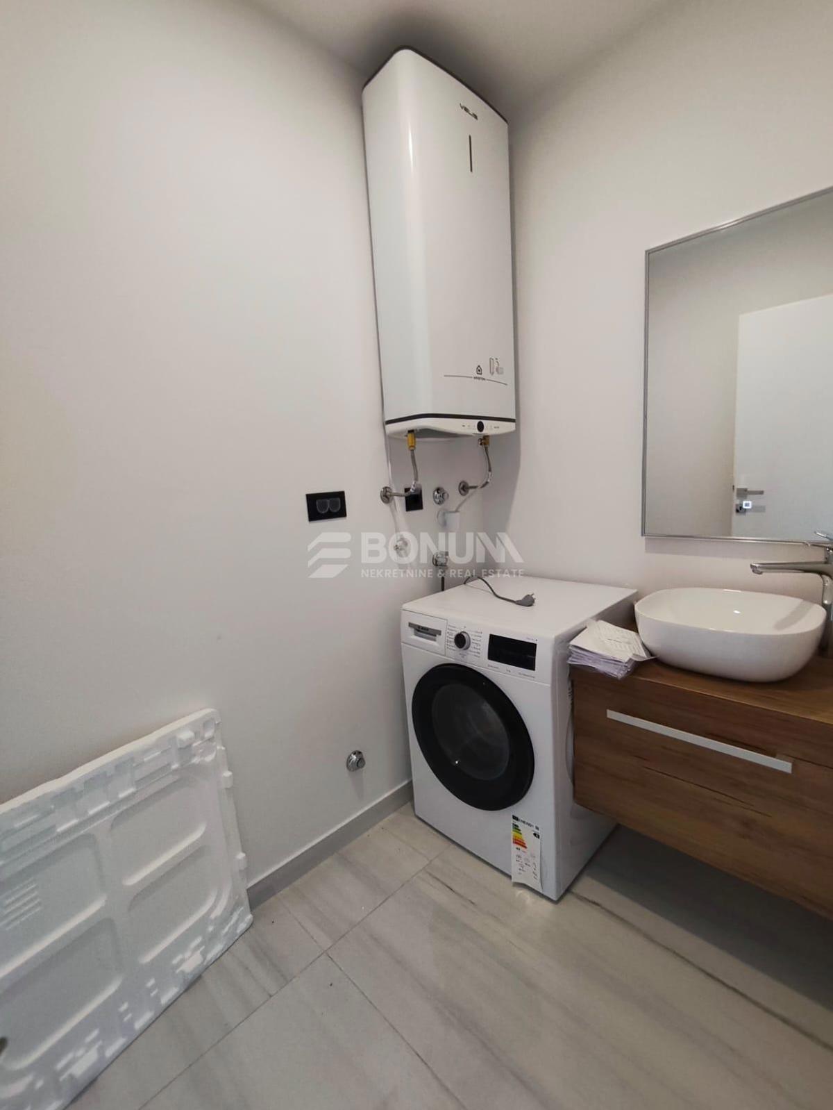 Novogradnja, stanovanje z bazenom in prekrasnim pogledom na morje