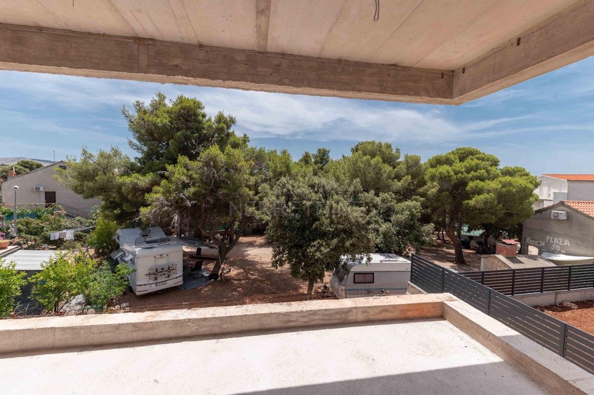 Apartma s tremi spalnicami, prvo nadstropje, Žaborić - Šibenik