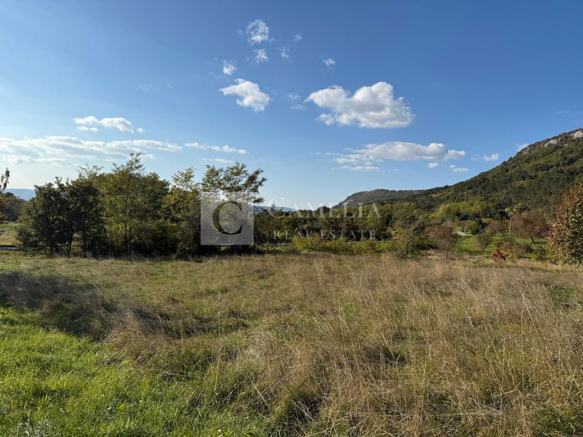 Zemljišče Roč, Buzet, 1.620m2