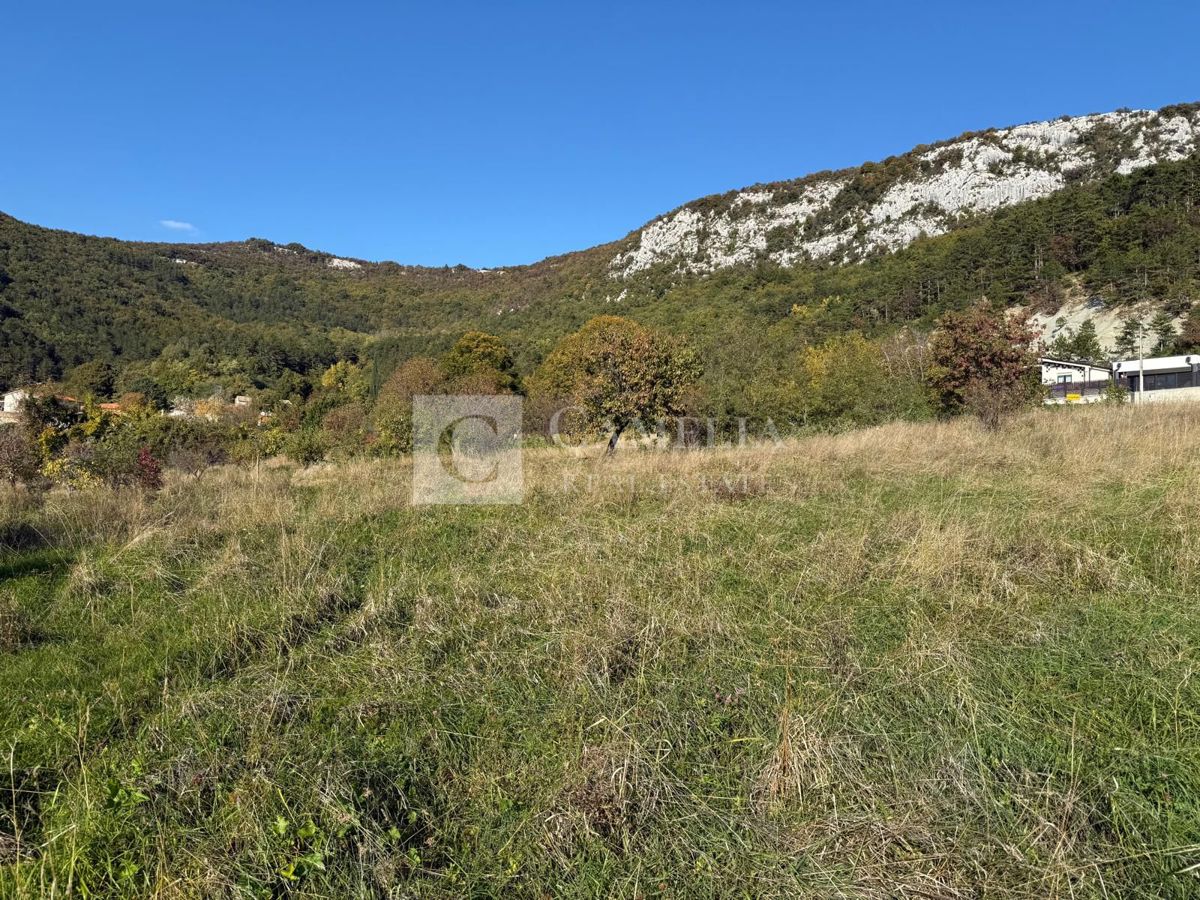 Zemljišče Roč, Buzet, 1.620m2