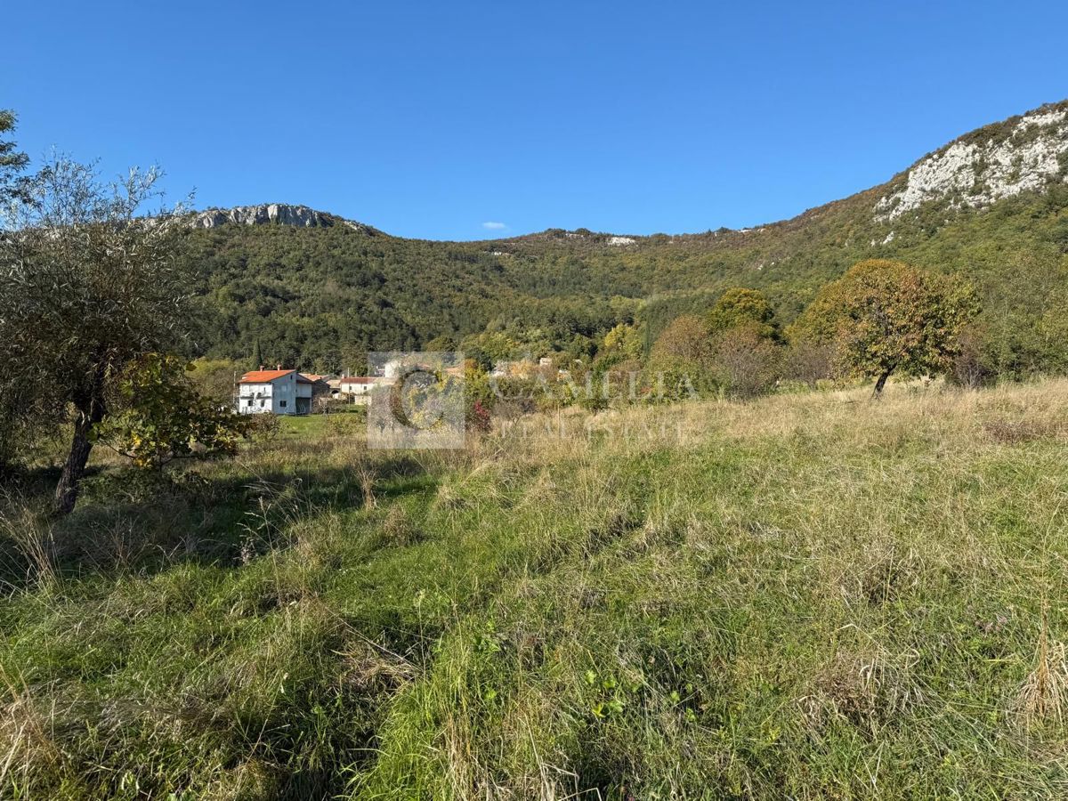 Zemljišče Roč, Buzet, 1.620m2