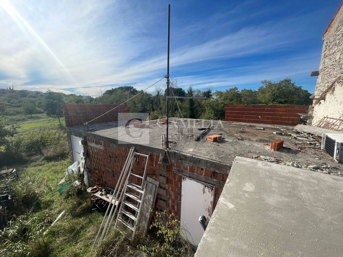 Hiša Kaštel, Buje, 150m2