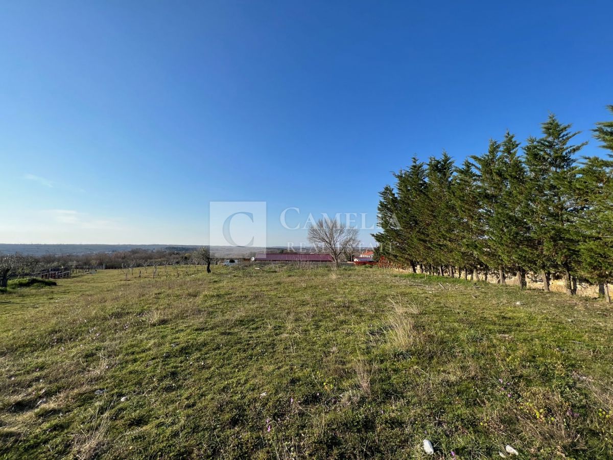 Zemljišče Bratulići, Marčana, 1.127m2