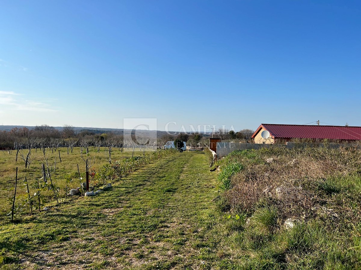 Zemljišče Bratulići, Marčana, 1.127m2