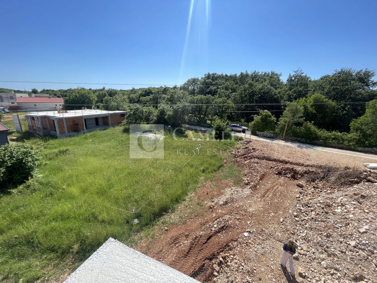 Zemljišče Sošići, Kanfanar, 809m2
