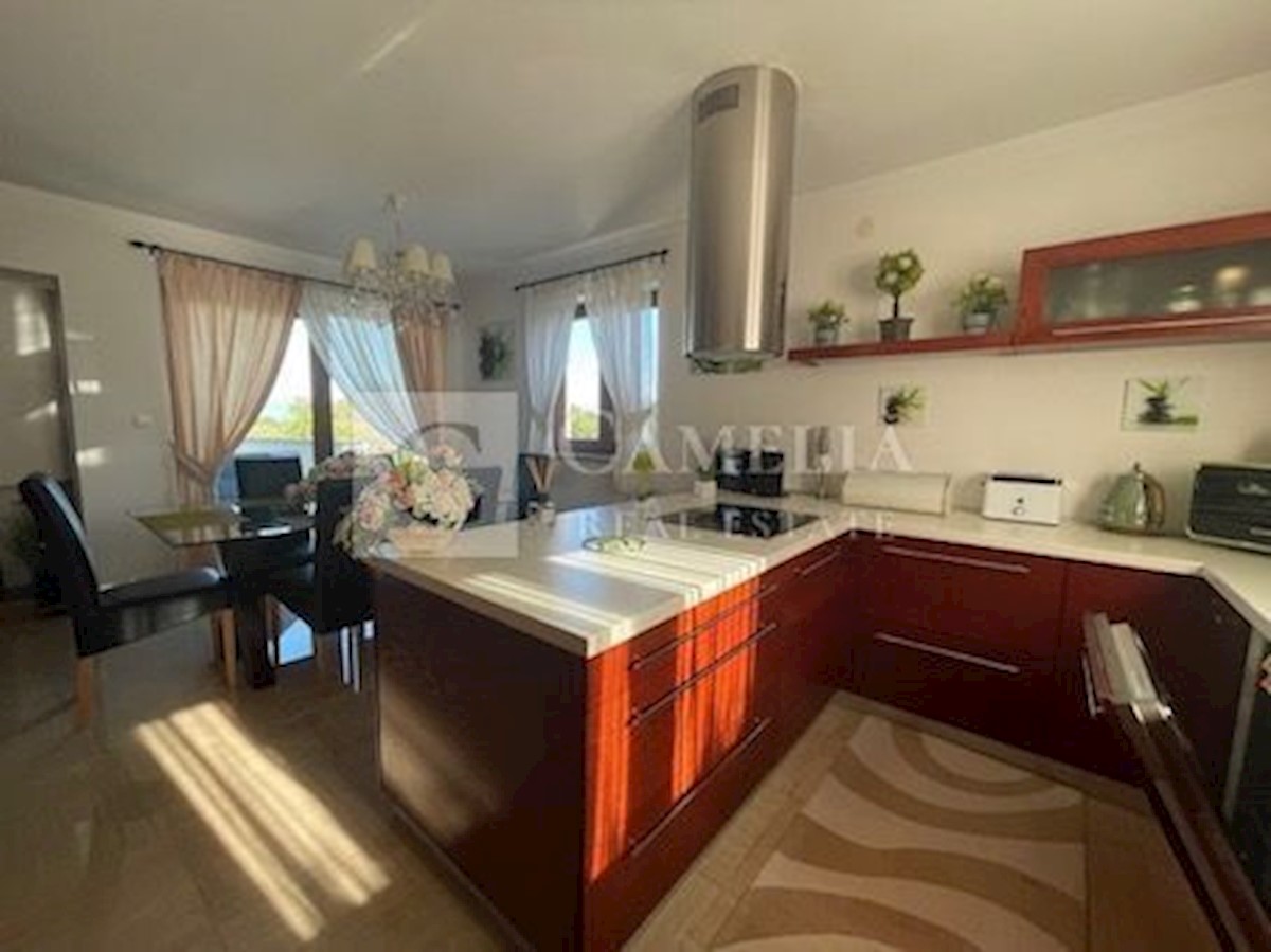 Hiša Poljane, Opatija - Okolica, 280m2