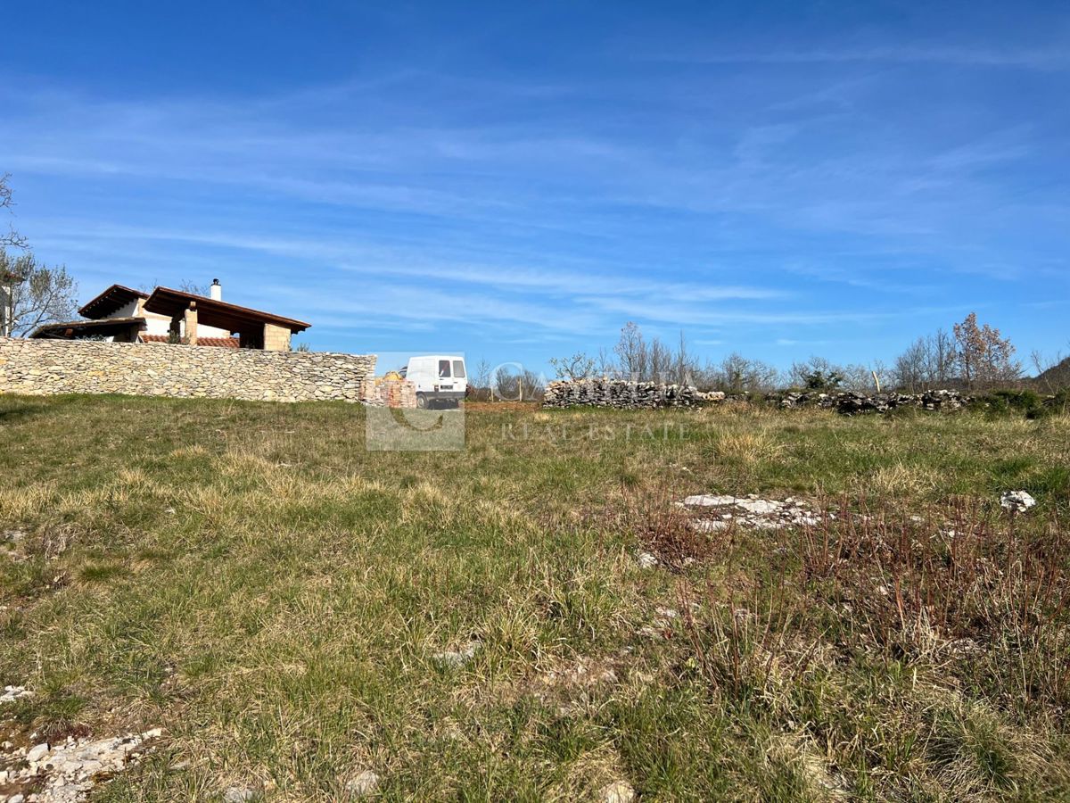 Zemljišče Veli Mlun, Buzet, 2.800m2